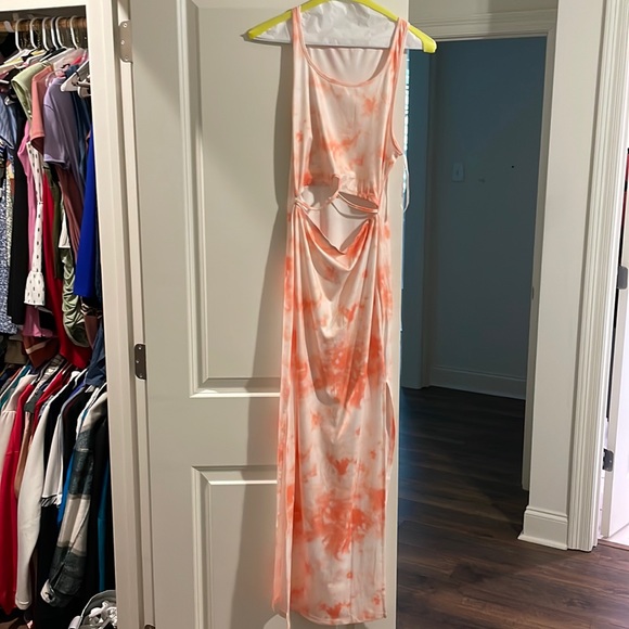 Maxi dress size med- new with tags - Picture 2 of 3